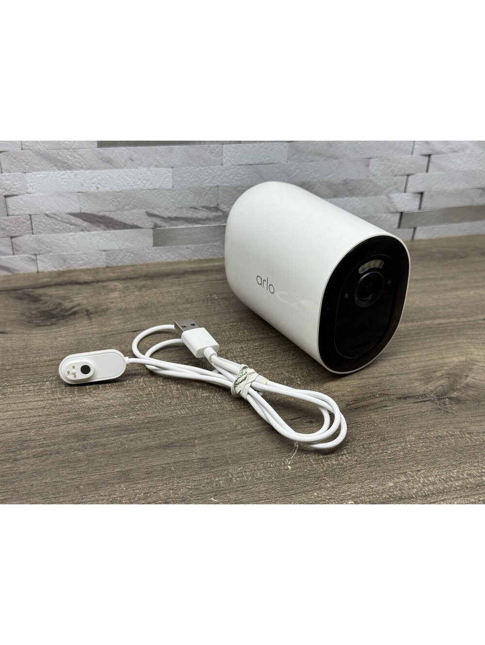 Arlo Go 2 LTE or Wi-Fi Wireless Outdoor Spotlight Security Camera VML2030 *READ*